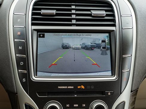 Used 2019 Lincoln Nautilus Reserve w/ Cargo Utility Package AWD/4WD image 17