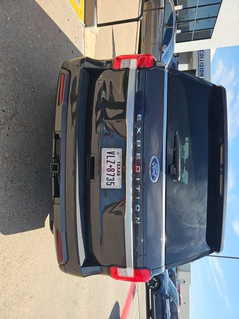 Used 2024 Ford Expedition XLT RWD image 5