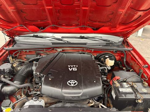 Used 2014 Toyota Tacoma 4x4 Double Cab w/ SR5 Package image 10