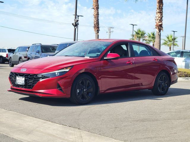 Used 2023 Hyundai Elantra Blue FWD image 2