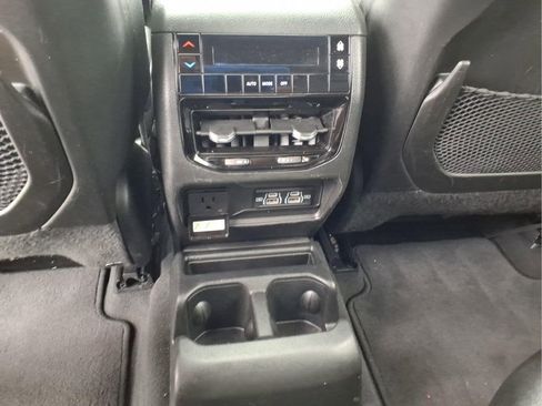 Used 2024 Jeep Grand Cherokee L Altitude AWD/4WD image 18