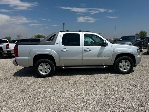 Used 2012 Chevrolet Avalanche LT w/ Suspension Package, Off-Road AWD/4WD image 12