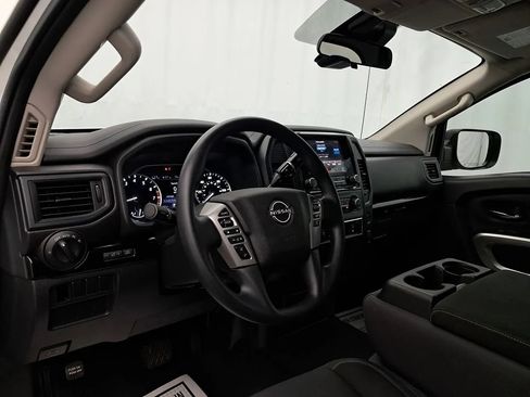 Used 2023 Nissan Titan SV RWD image 8