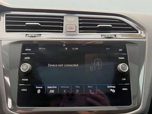 Used 2020 Volkswagen Tiguan SE R-Line AWD/4WD image 16