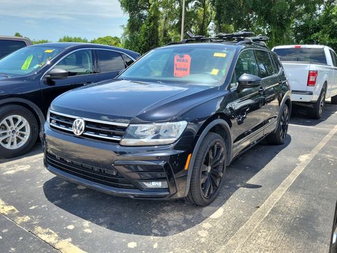 Used 2021 Volkswagen Tiguan SE R-Line AWD/4WD image 3