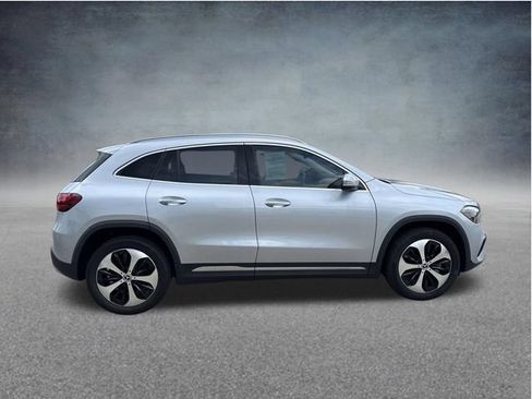 Used 2025 Mercedes-Benz GLA 250 image 11