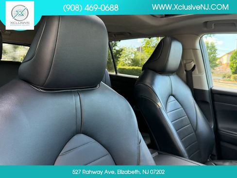 Used 2022 Toyota Highlander XLE AWD/4WD image 25