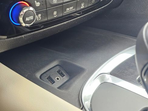 Used 2019 Buick Enclave Premium image 39