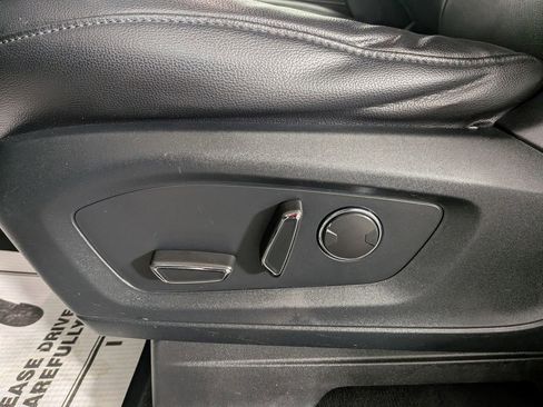 Used 2020 Ford Explorer Limited image 18