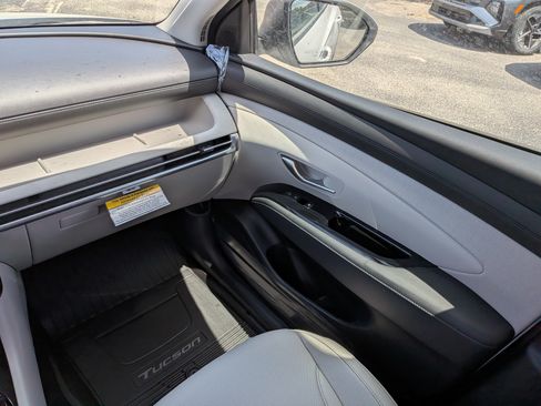 New 2026 Hyundai Tucson Limited w/ Tow & Go Package FWD image 18