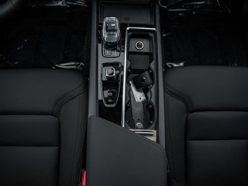 New 2026 Volvo XC60 B5 Plus w/ Protection Package Premier image 27