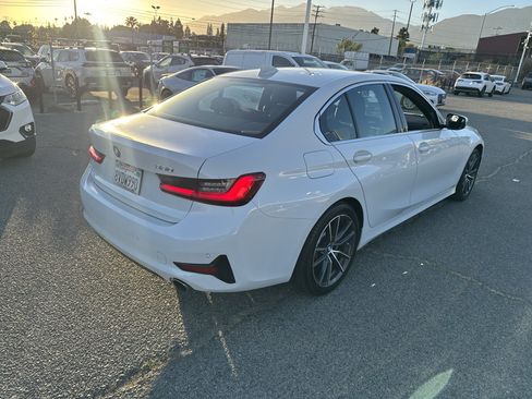 Used 2021 BMW 330i Sedan w/ Driving Assistance Package RWD image 4