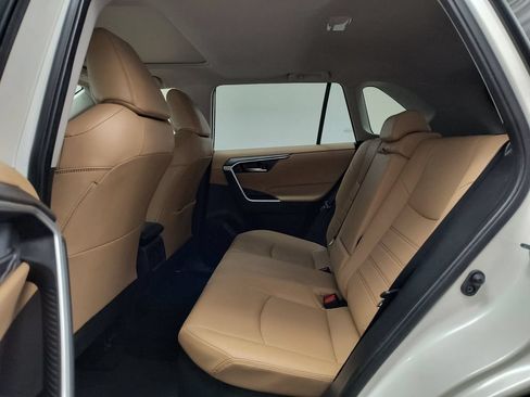 Used 2021 Toyota RAV4 XLE Premium AWD/4WD image 20