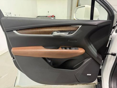 Certified 2020 Cadillac XT5 Premium Luxury w/ LPO, Floor Liner Package FWD image 10