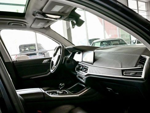 Used 2022 BMW X7 xDrive40i w/ Premium Package image 32