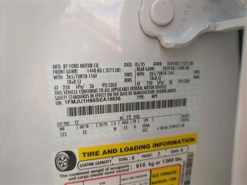 Certified 2025 Ford Expedition Active image 30