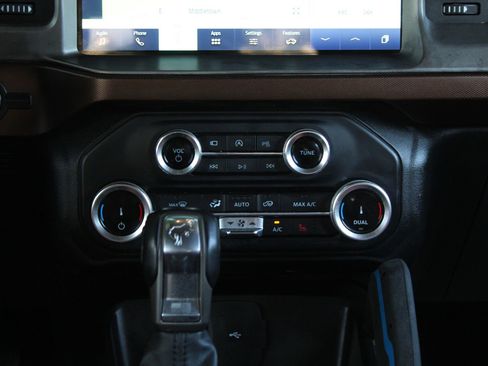 Used 2022 Ford Bronco Outer Banks AWD/4WD image 19