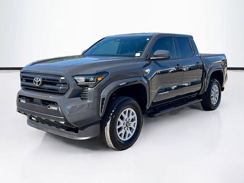Used 2025 Toyota Tacoma SR5 image 7