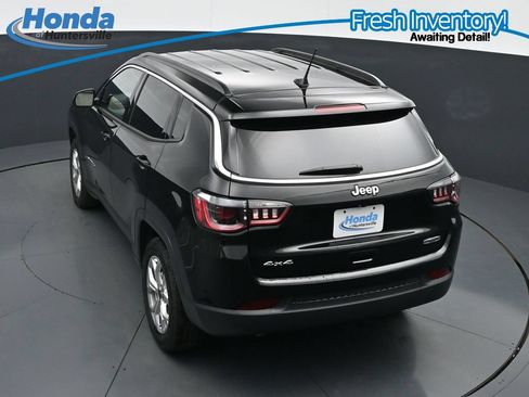 Used 2025 Jeep Compass Latitude AWD/4WD image 22