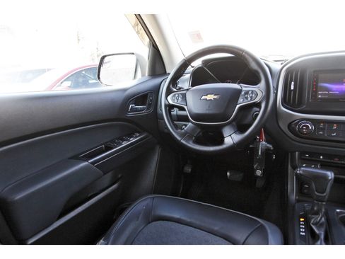 Used 2015 Chevrolet Colorado Z71 image 10