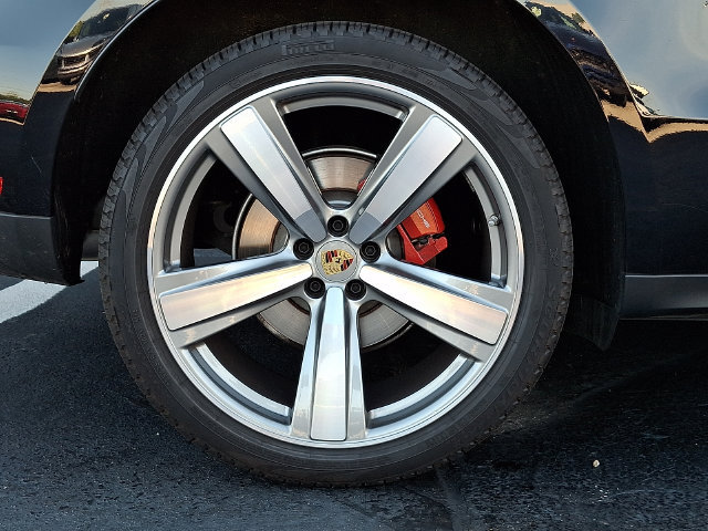 Certified 2024 Porsche Macan S AWD/4WD image 13