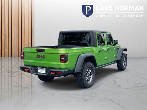 New 2025 Jeep Gladiator Mojave w/ Convenience Group image 9