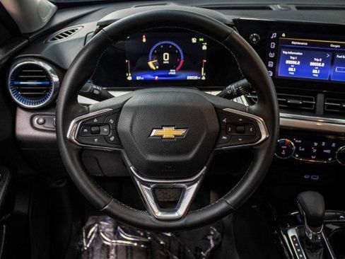 Used 2024 Chevrolet Trax LT w/ Driver Confidence Package image 21