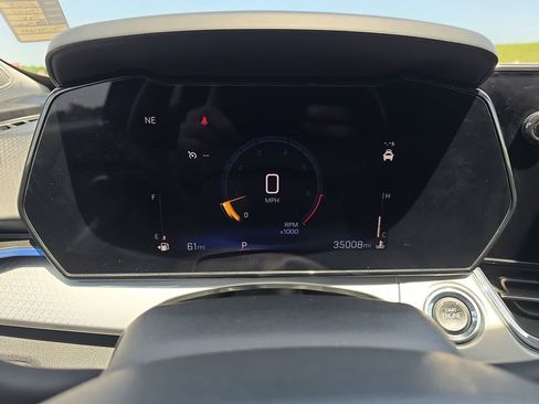 Used 2025 Chevrolet Trax LT w/ LT Convenience Package image 19