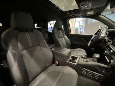 Used 2025 Toyota 4Runner Limited image 27