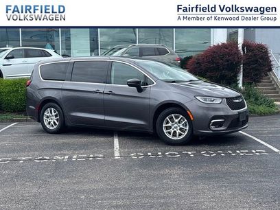 Used 2023 Chrysler Pacifica Touring-L