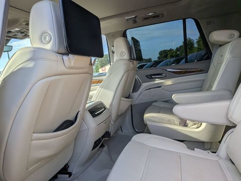 Used 2024 Cadillac Escalade Sport Platinum w/ LPO, ONYX Package AWD/4WD image 24