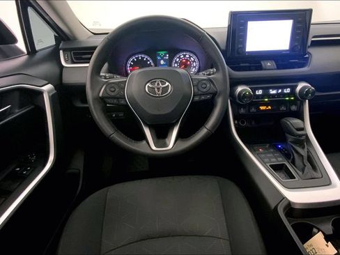 Used 2021 Toyota RAV4 XLE w/ Convenience Package AWD/4WD image 4