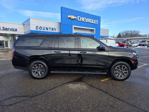 Used 2022 Chevrolet Suburban Z71 w/ Z71 Off-Road Package AWD/4WD image 19