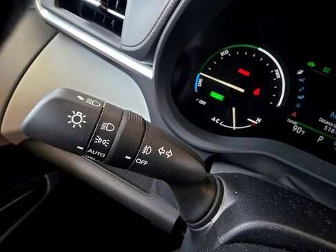 Used 2026 Toyota Sienna XLE FWD image 27