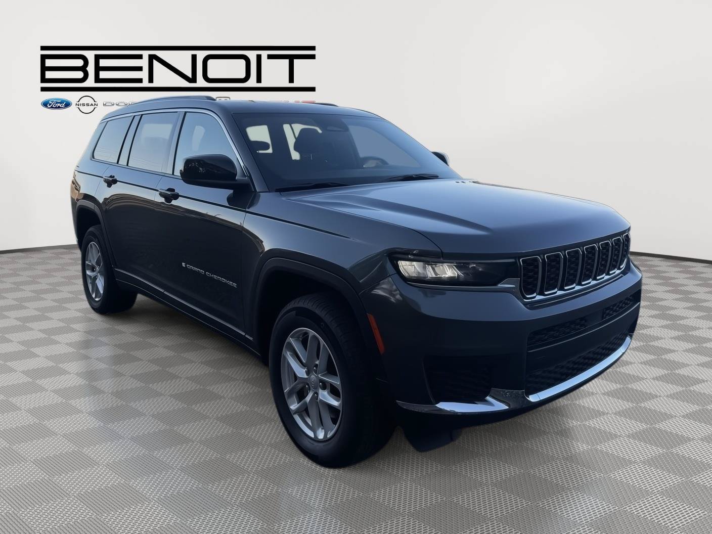 Used 2025 Jeep Grand Cherokee L Laredo w/ Luxury Tech Group I RWD image 7
