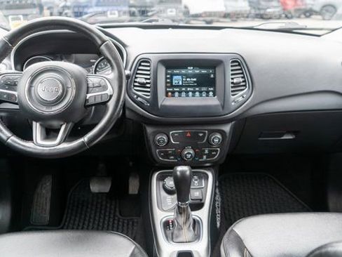 Used 2021 Jeep Compass Latitude w/ Convenience Group AWD/4WD image 15