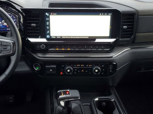 Used 2023 Chevrolet Silverado 1500 ZR2 image 26