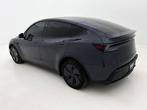Used 2026 Tesla Model Y Long Range image 12