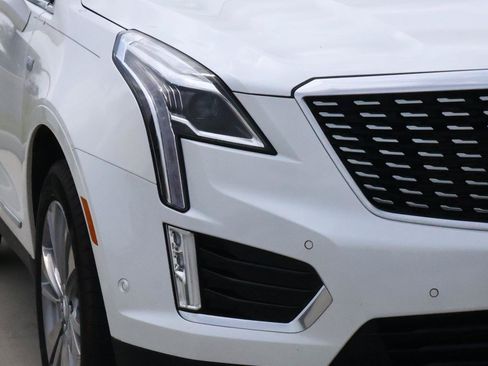 Used 2024 Cadillac XT5 Premium Luxury w/ Technology Package FWD image 9