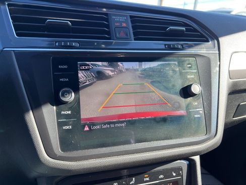 Used 2022 Volkswagen Tiguan SE image 13