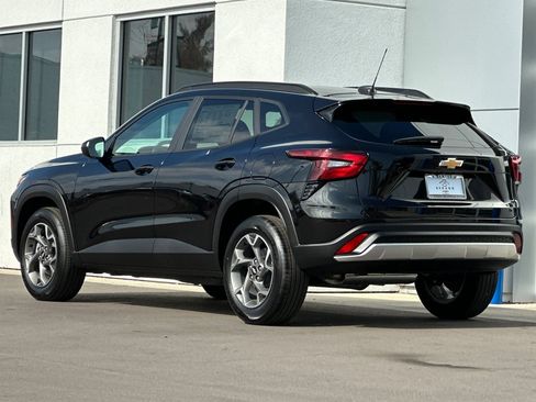 New 2026 Chevrolet Trax LT FWD image 6