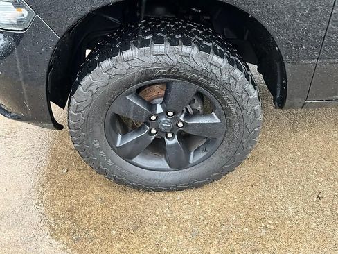 Used 2017 RAM 1500 Express w/ Black Ram 1500 Express Group AWD/4WD image 10