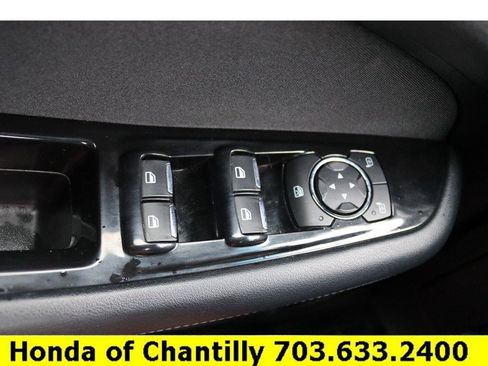 Used 2015 Ford Edge SEL image 18