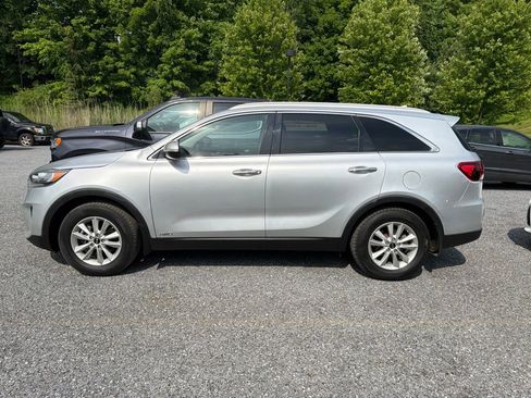Used 2019 Kia Sorento AWD w/ LX Convenience Package image 4
