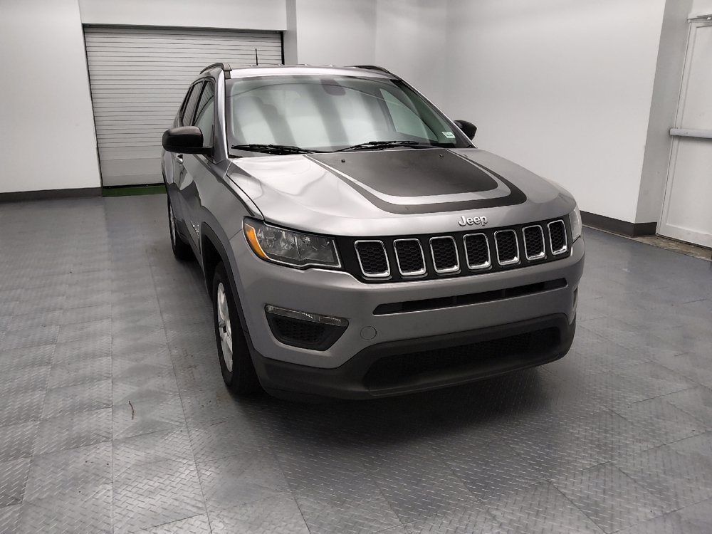 Used 2018 Jeep Compass Sport w/ Tech Group FWD image 14