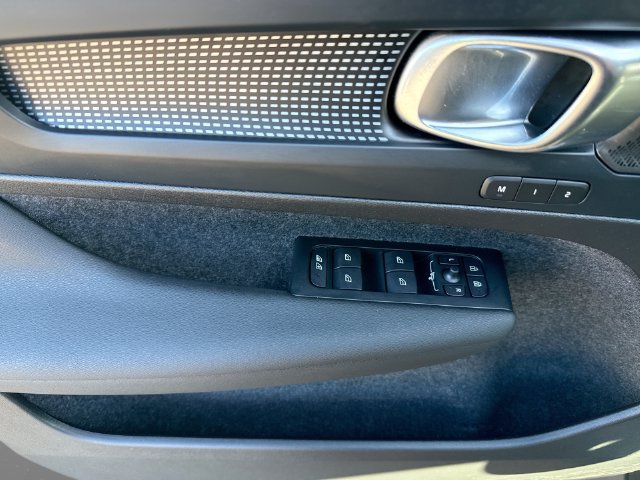 Certified 2026 Volvo EX40 Ultra AWD/4WD image 18