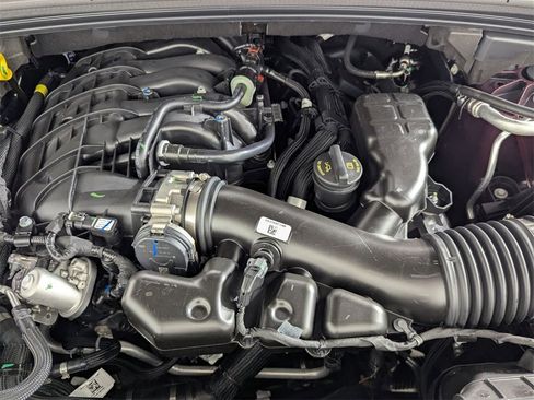 New 2025 Jeep Grand Cherokee Altitude image 10