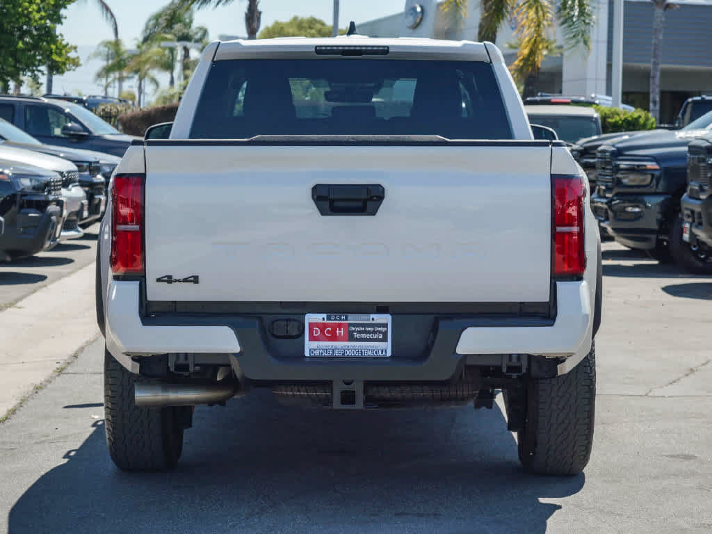 Used 2024 Toyota Tacoma TRD Off-Road AWD/4WD image 5