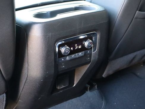 Used 2025 GMC Yukon XL AT4 AWD/4WD image 21