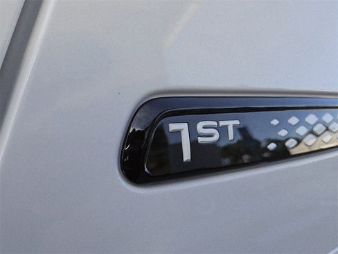 New 2025 Volkswagen ID. Buzz 1st Edition image 16